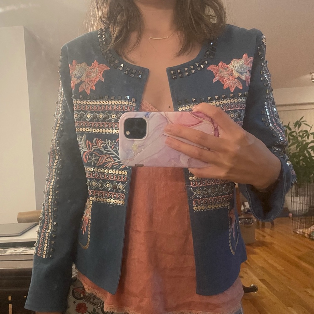 embossed denim jacket - Picture 9 of 9